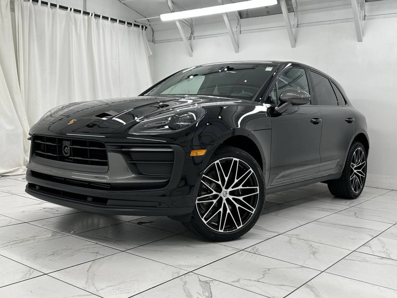 2025 Porsche Macan Newark DE