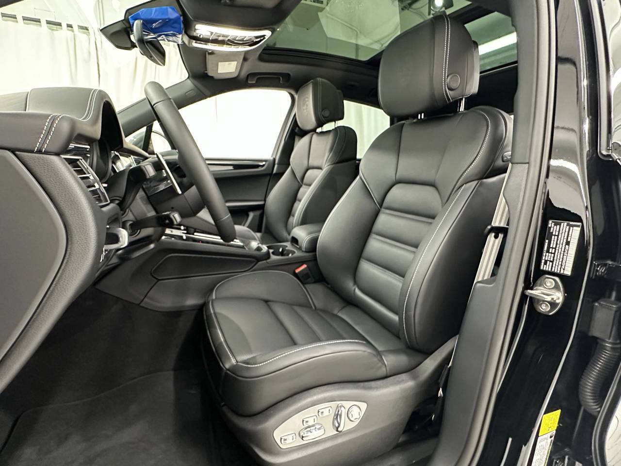 2025 Porsche Macan Newark DE