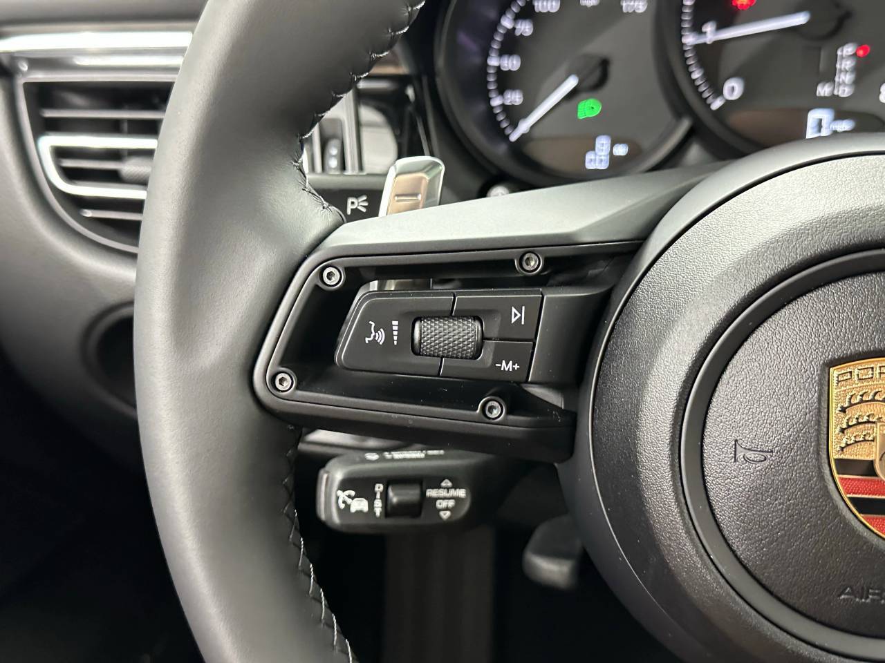 2025 Porsche Macan Newark DE