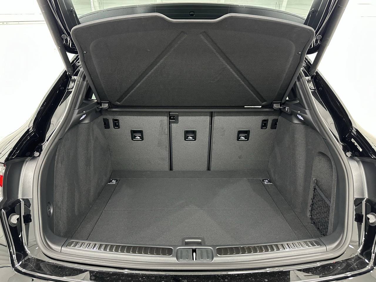 2025 Porsche Macan Newark DE
