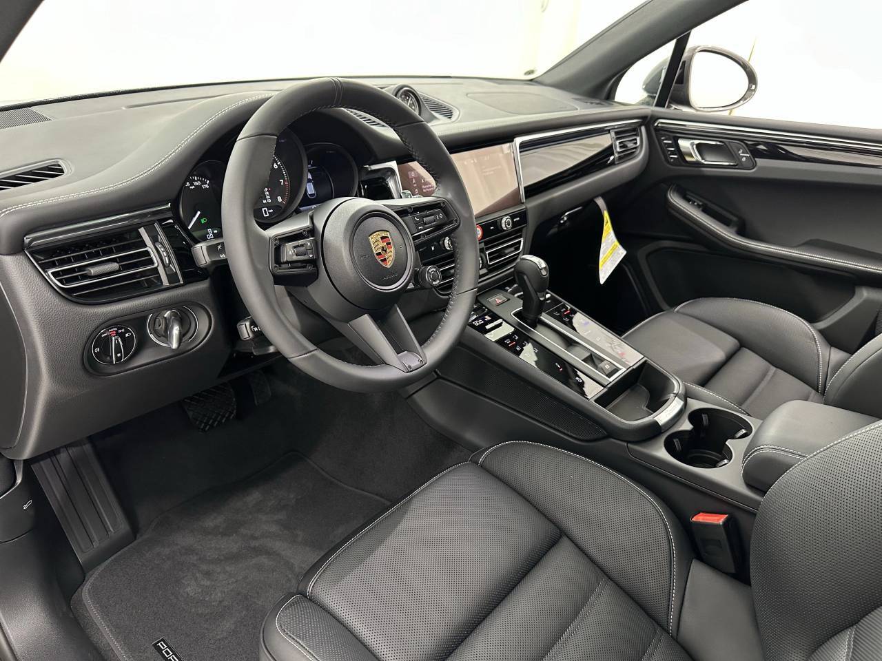 2025 Porsche Macan Newark DE