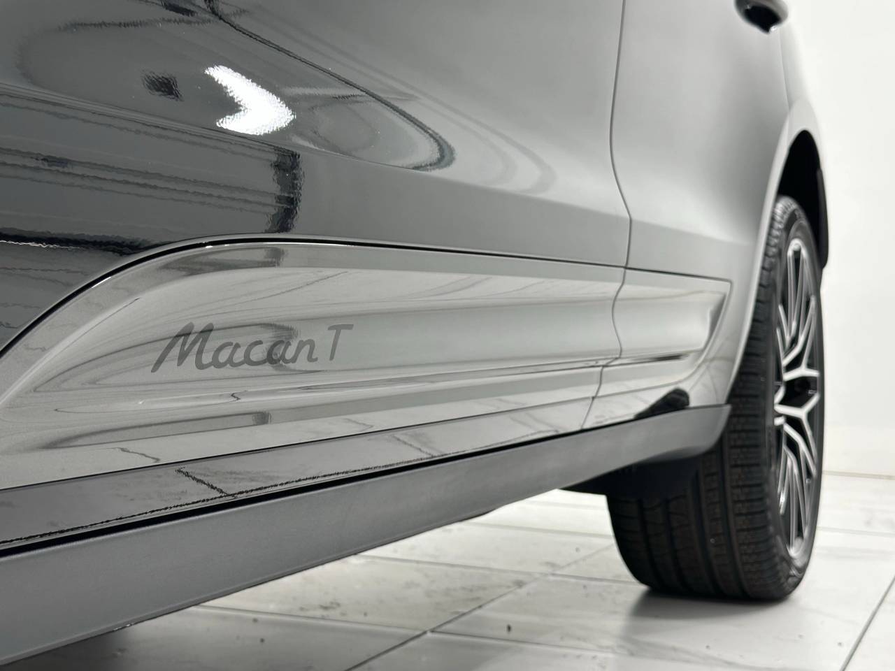 2025 Porsche Macan Newark DE