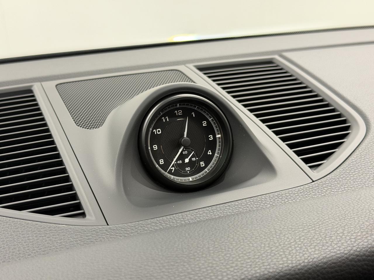 2025 Porsche Macan Newark DE