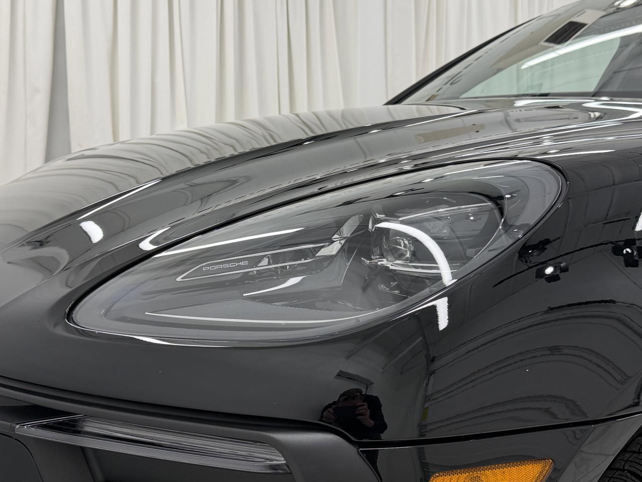 2025 Porsche Macan Newark DE