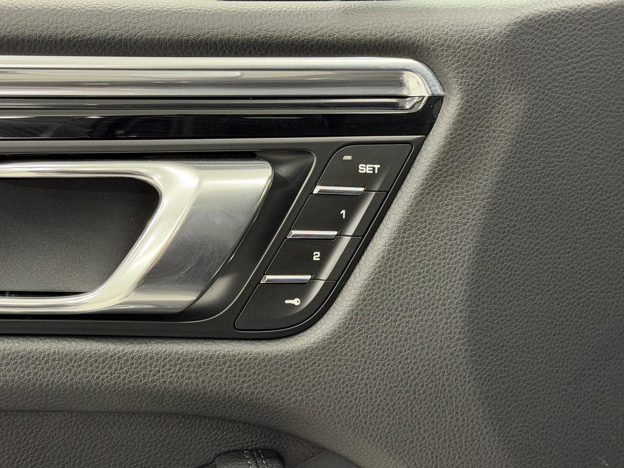 2025 Porsche Macan Newark DE