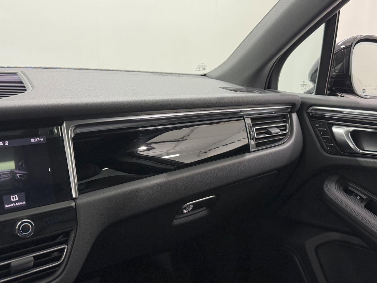 2025 Porsche Macan Newark DE