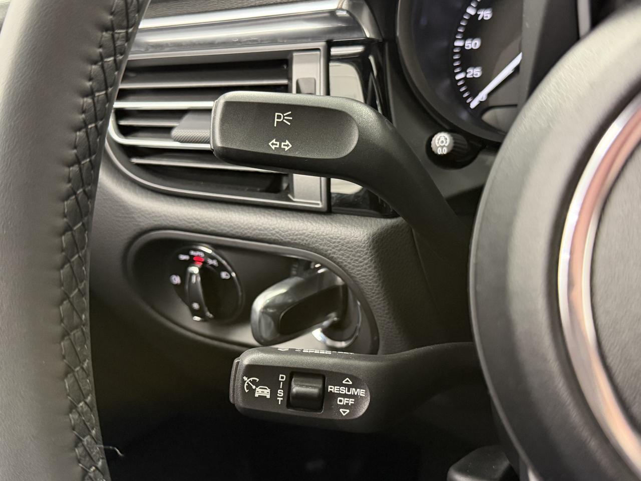 2025 Porsche Macan Newark DE