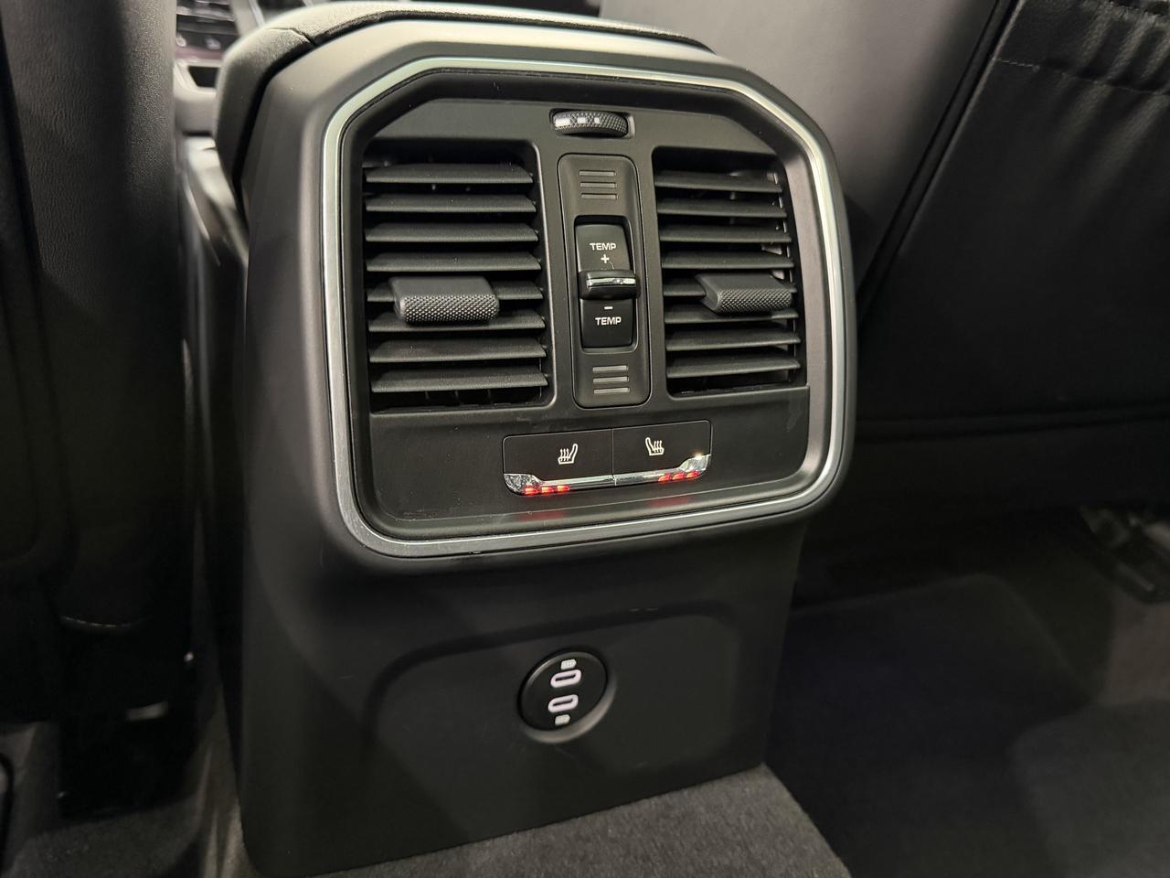 2025 Porsche Macan Newark DE