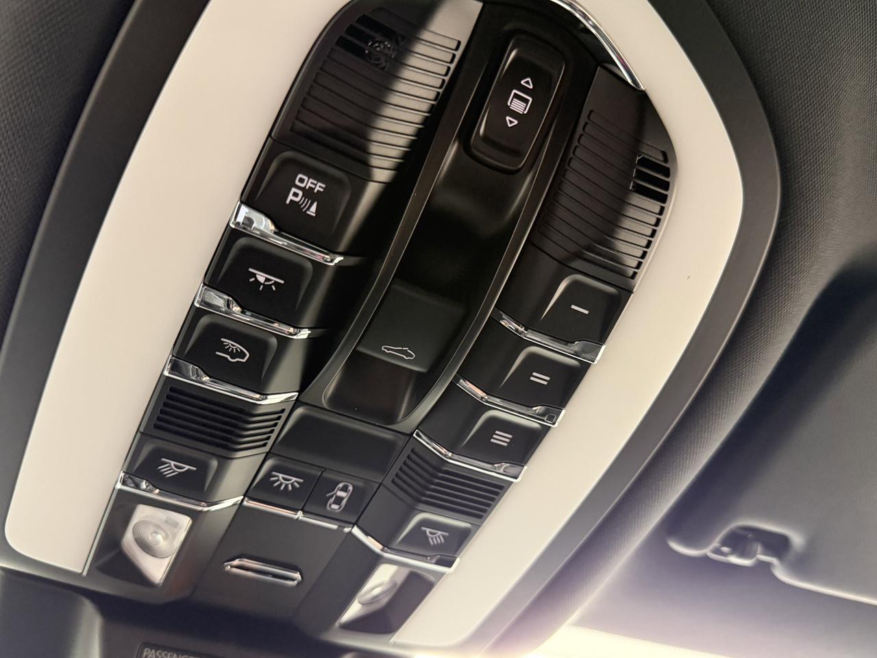 2025 Porsche Macan Newark DE