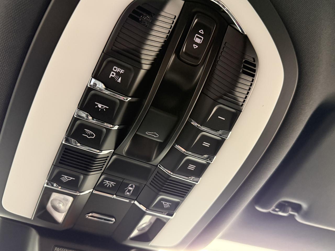 2025 Porsche Macan Newark DE