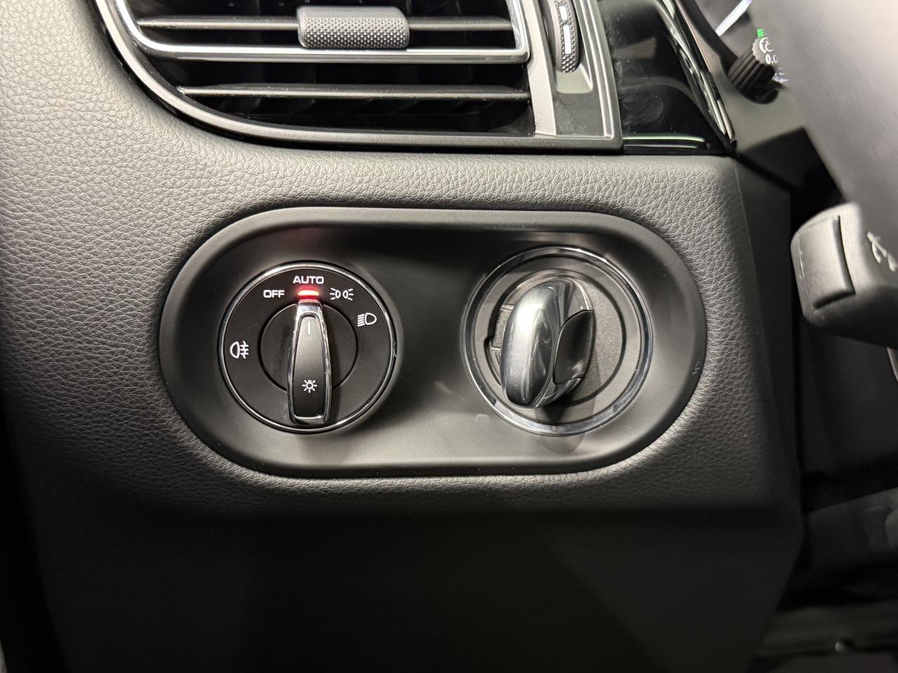 2025 Porsche Macan Newark DE