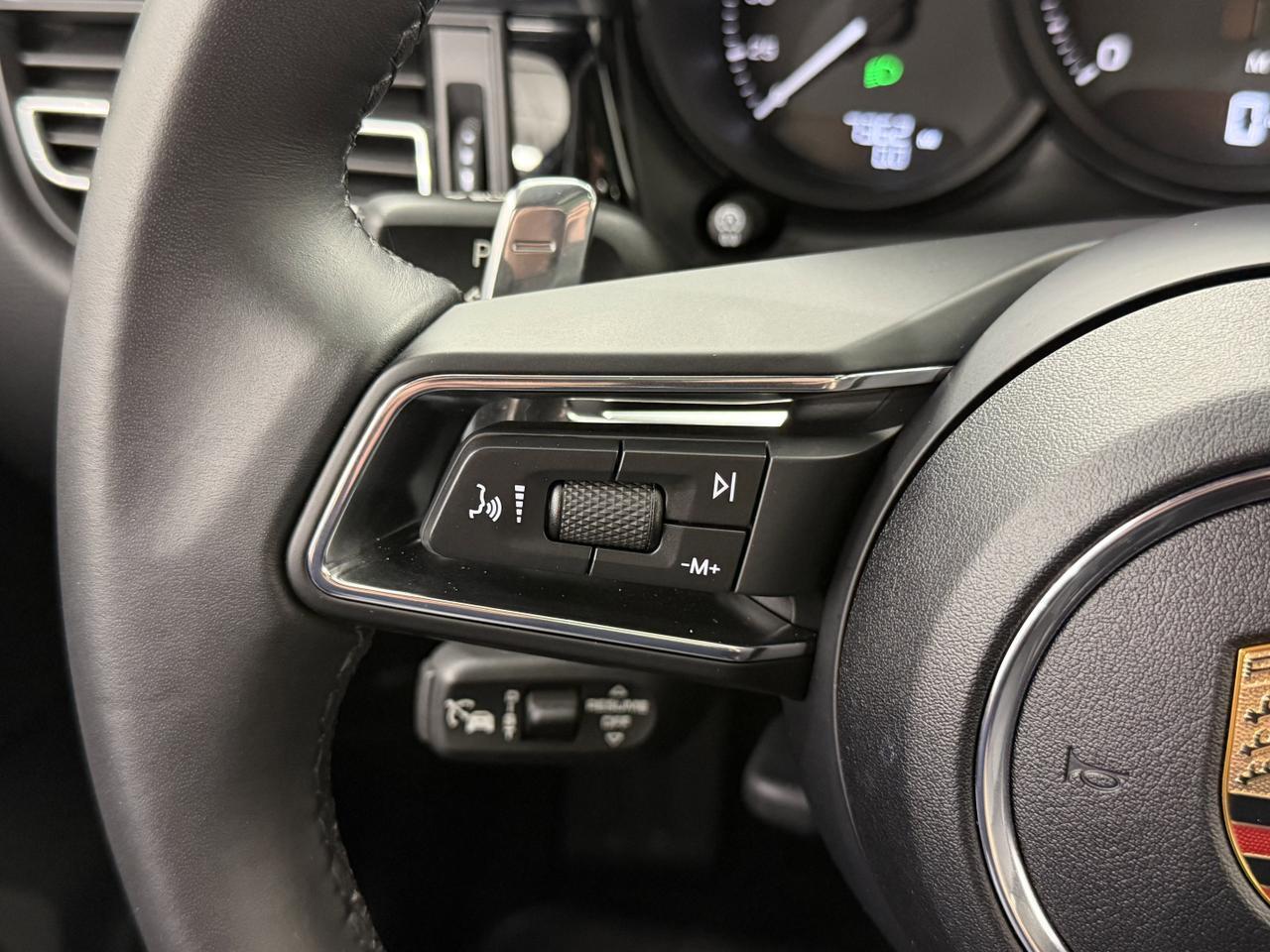 2025 Porsche Macan Newark DE