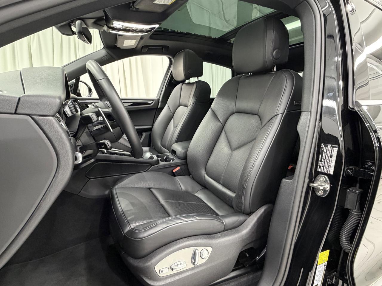 2025 Porsche Macan Newark DE