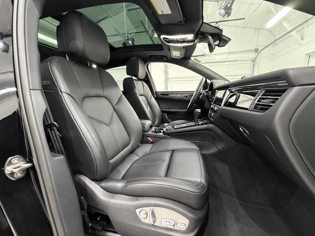 2025 Porsche Macan Newark DE