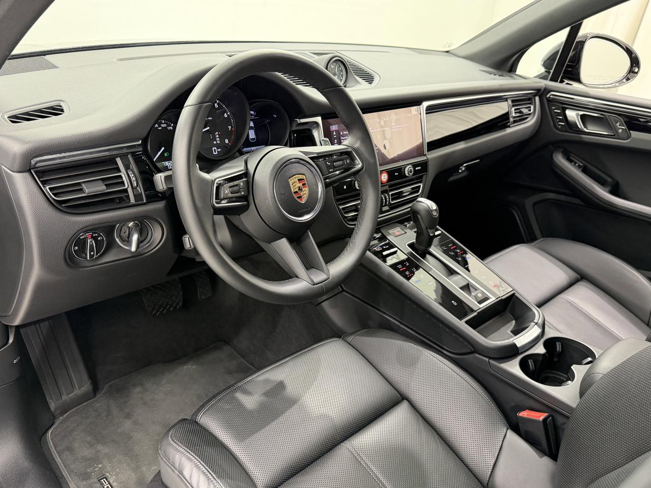 2025 Porsche Macan Newark DE