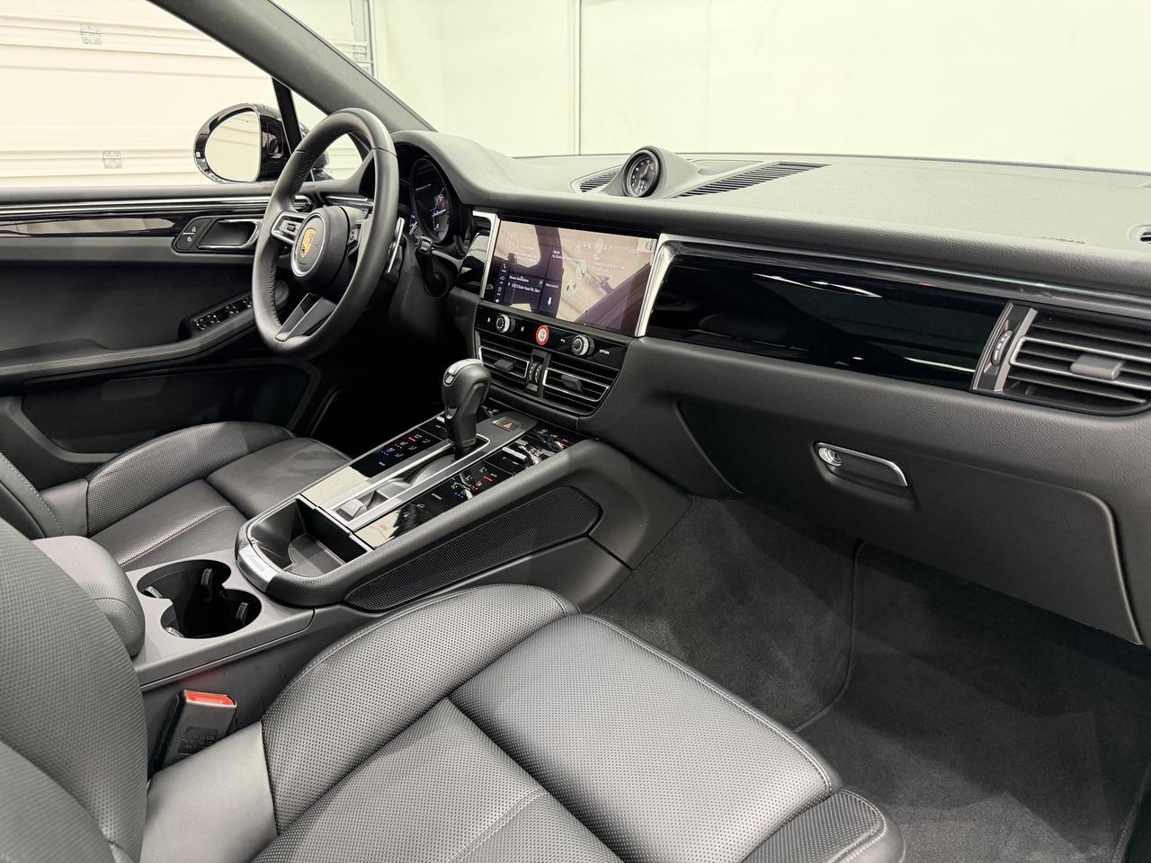 2025 Porsche Macan Newark DE