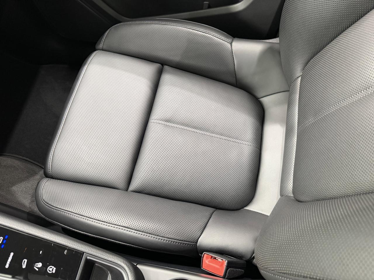 2025 Porsche Macan Newark DE