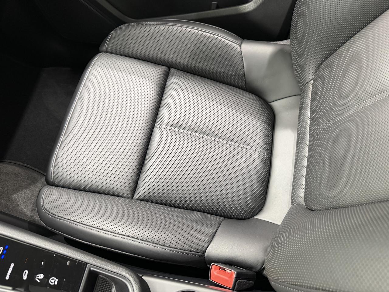 2025 Porsche Macan Newark DE