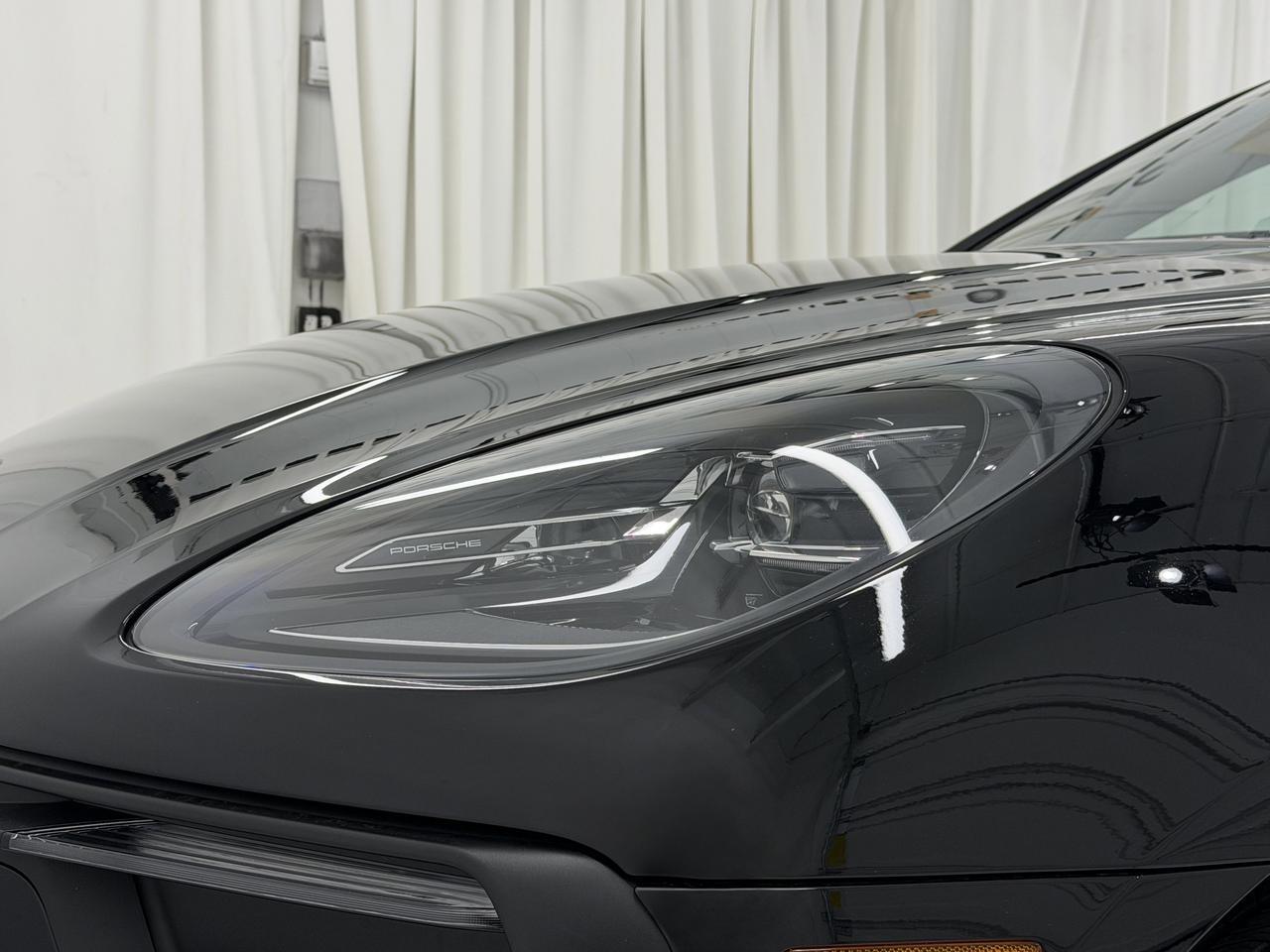 2025 Porsche Macan Newark DE