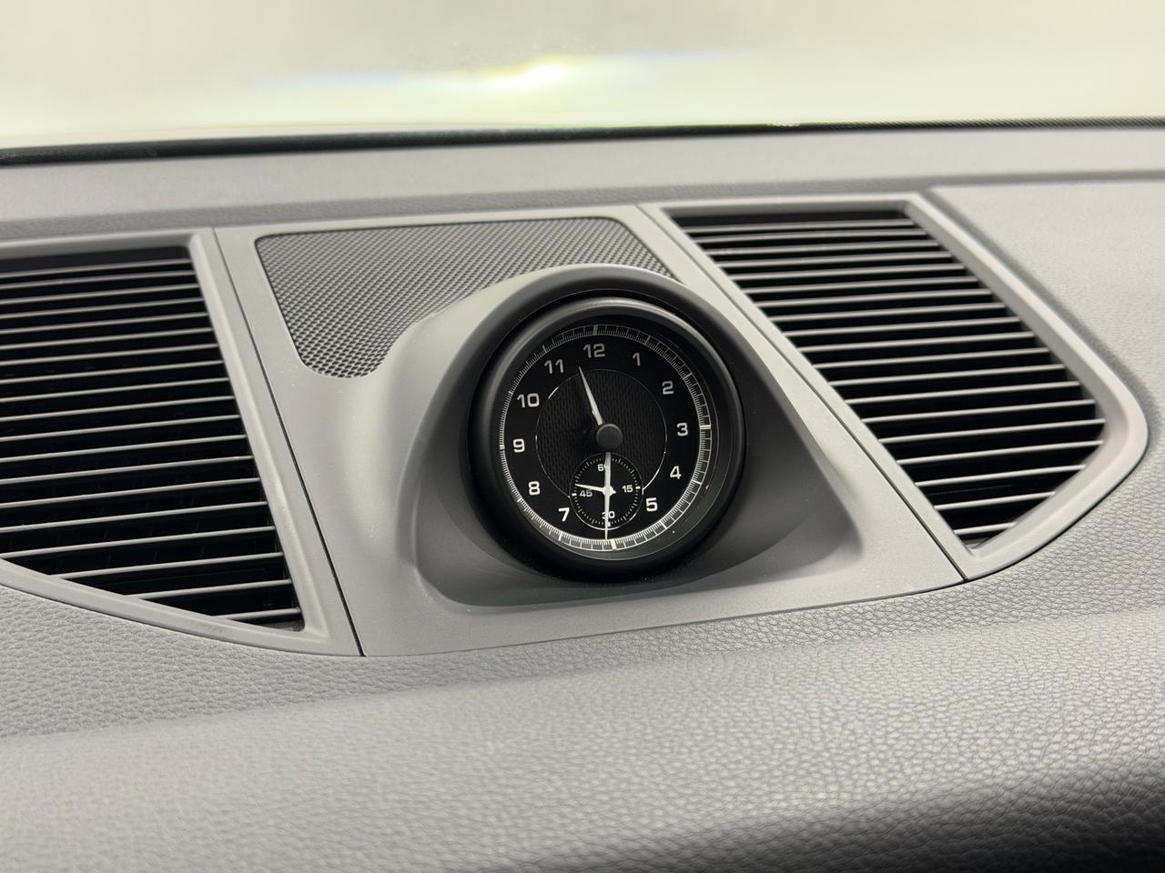 2025 Porsche Macan Newark DE