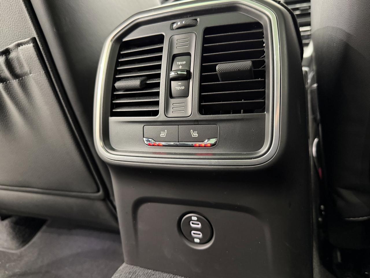 2025 Porsche Macan Newark DE