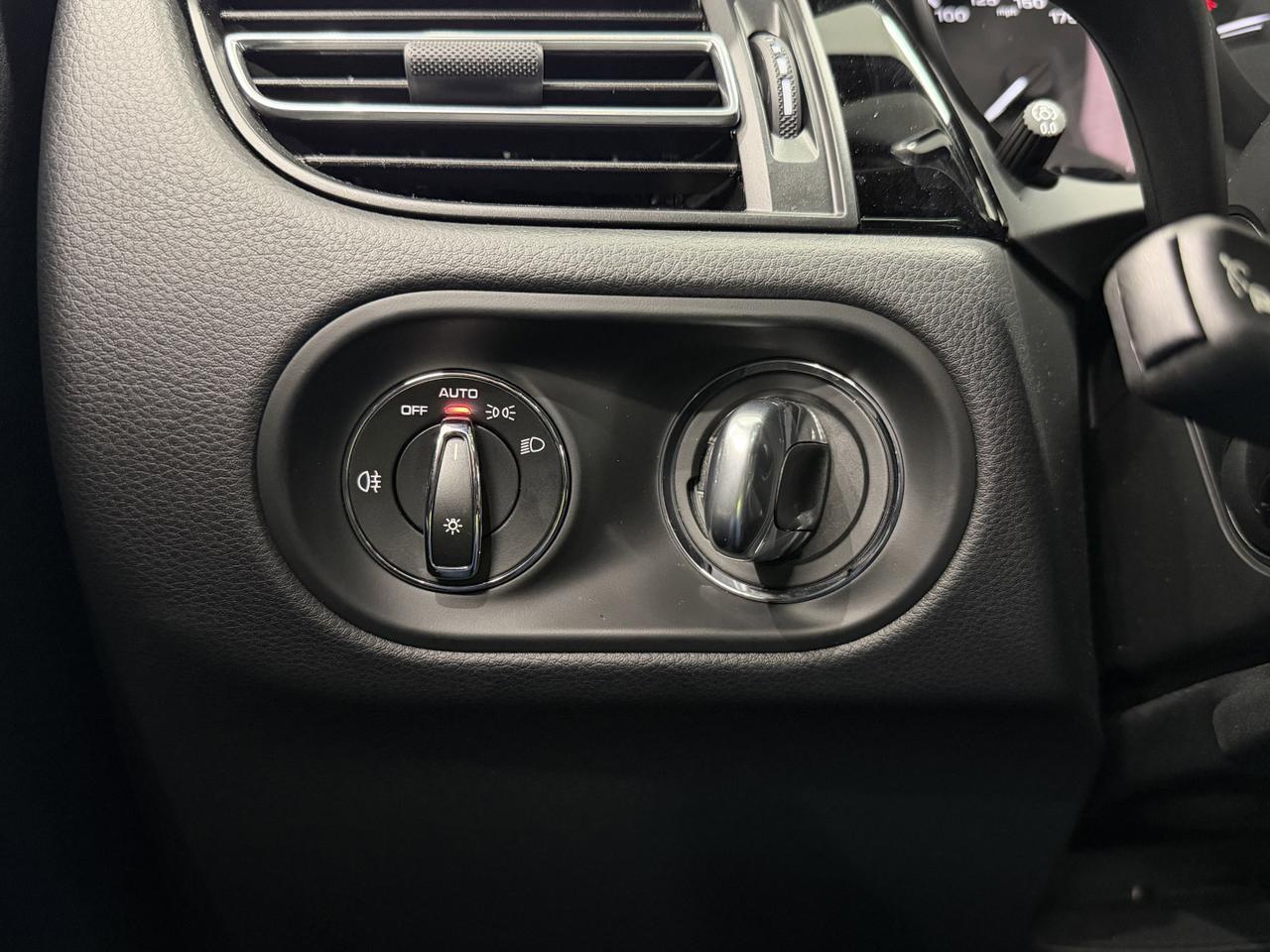 2025 Porsche Macan Newark DE