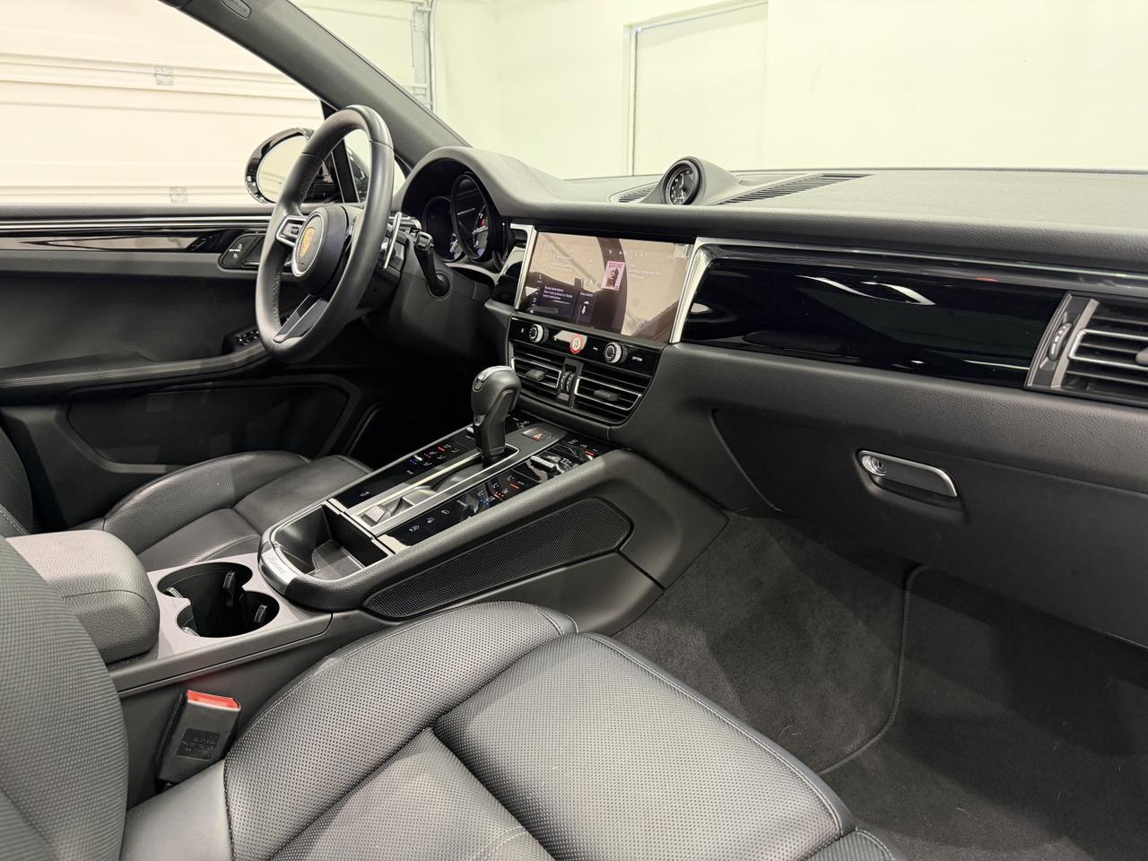 2025 Porsche Macan Newark DE