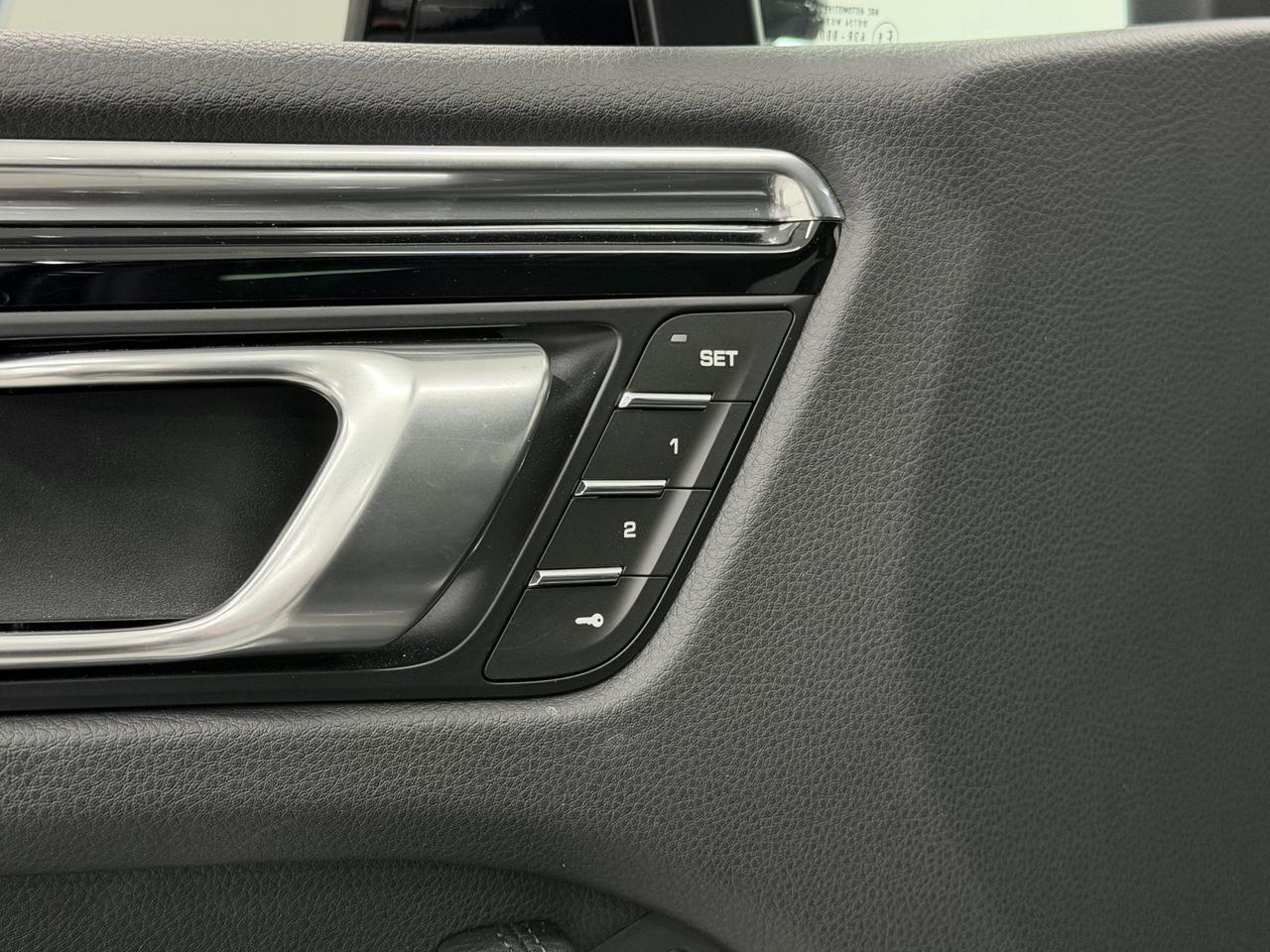 2025 Porsche Macan Newark DE