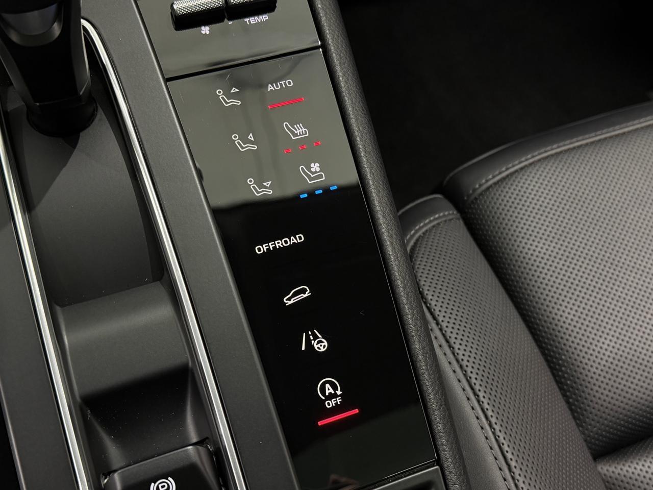 2025 Porsche Macan Newark DE