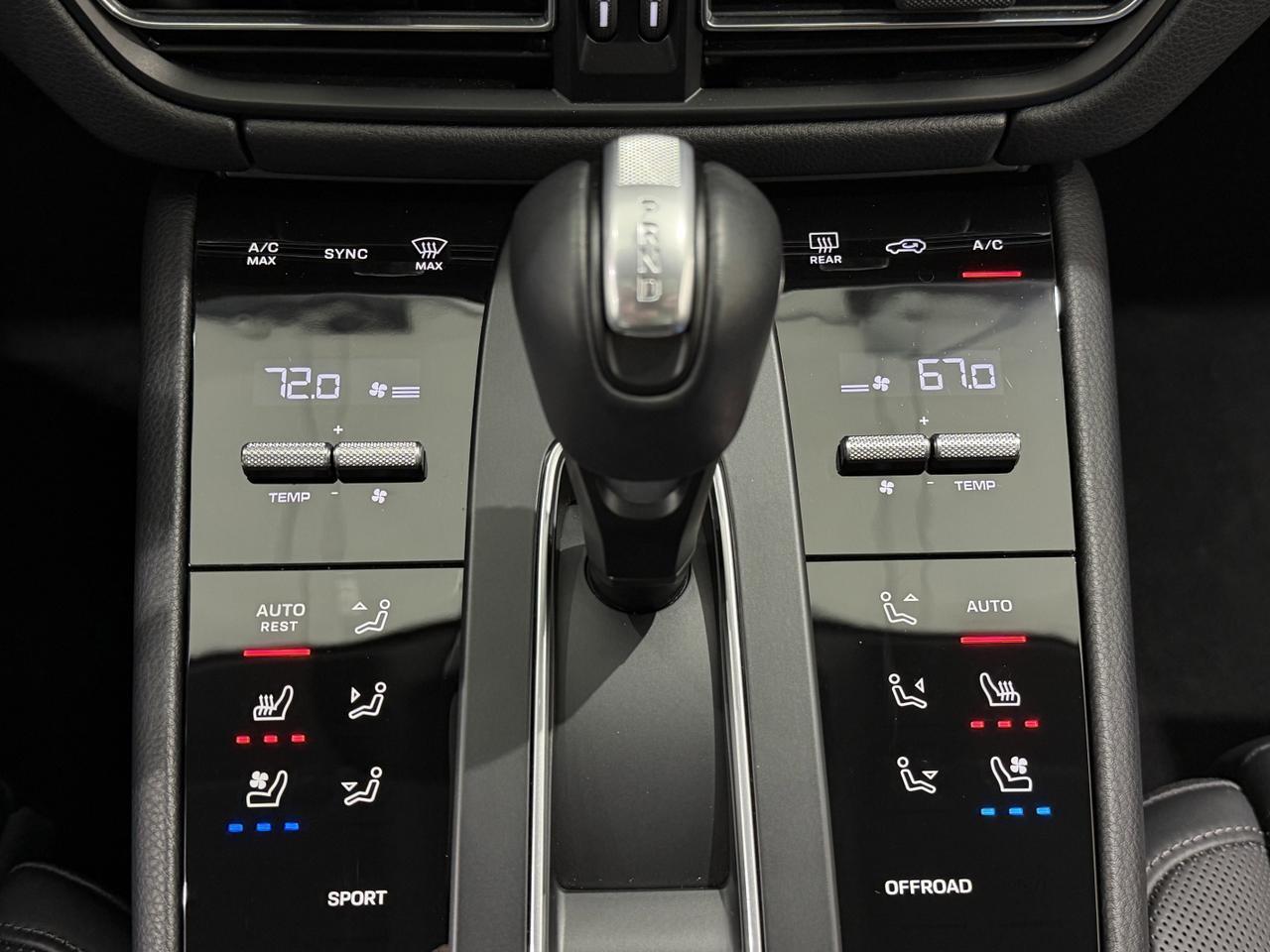 2025 Porsche Macan Newark DE