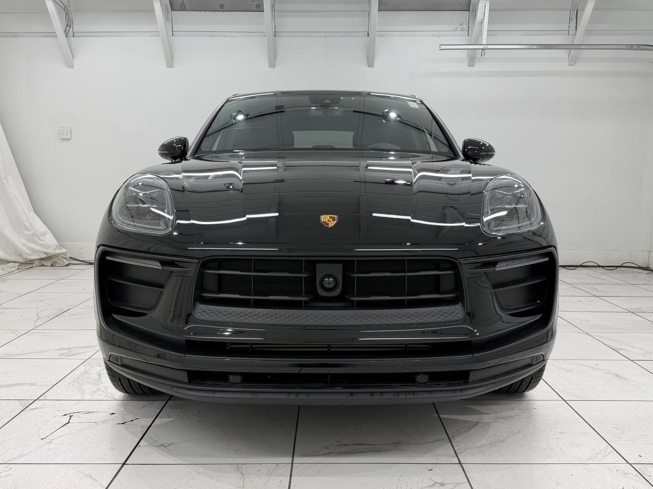 2025 Porsche Macan Newark DE