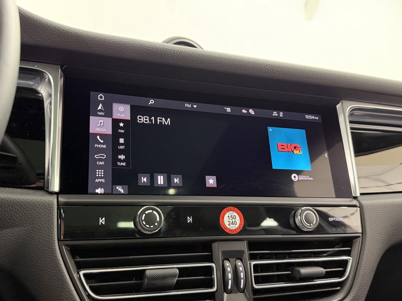 2025 Porsche Macan Newark DE