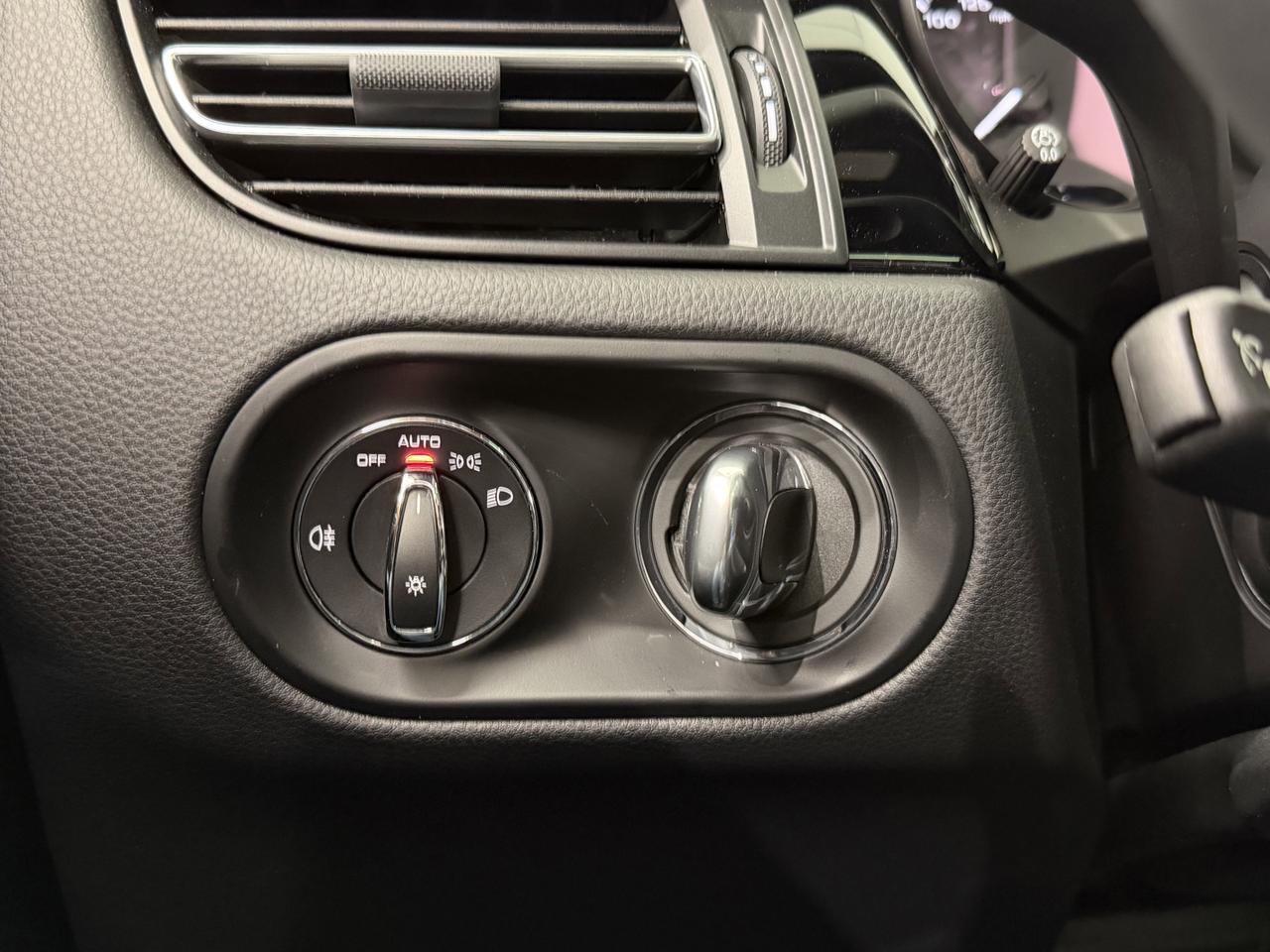 2025 Porsche Macan Newark DE