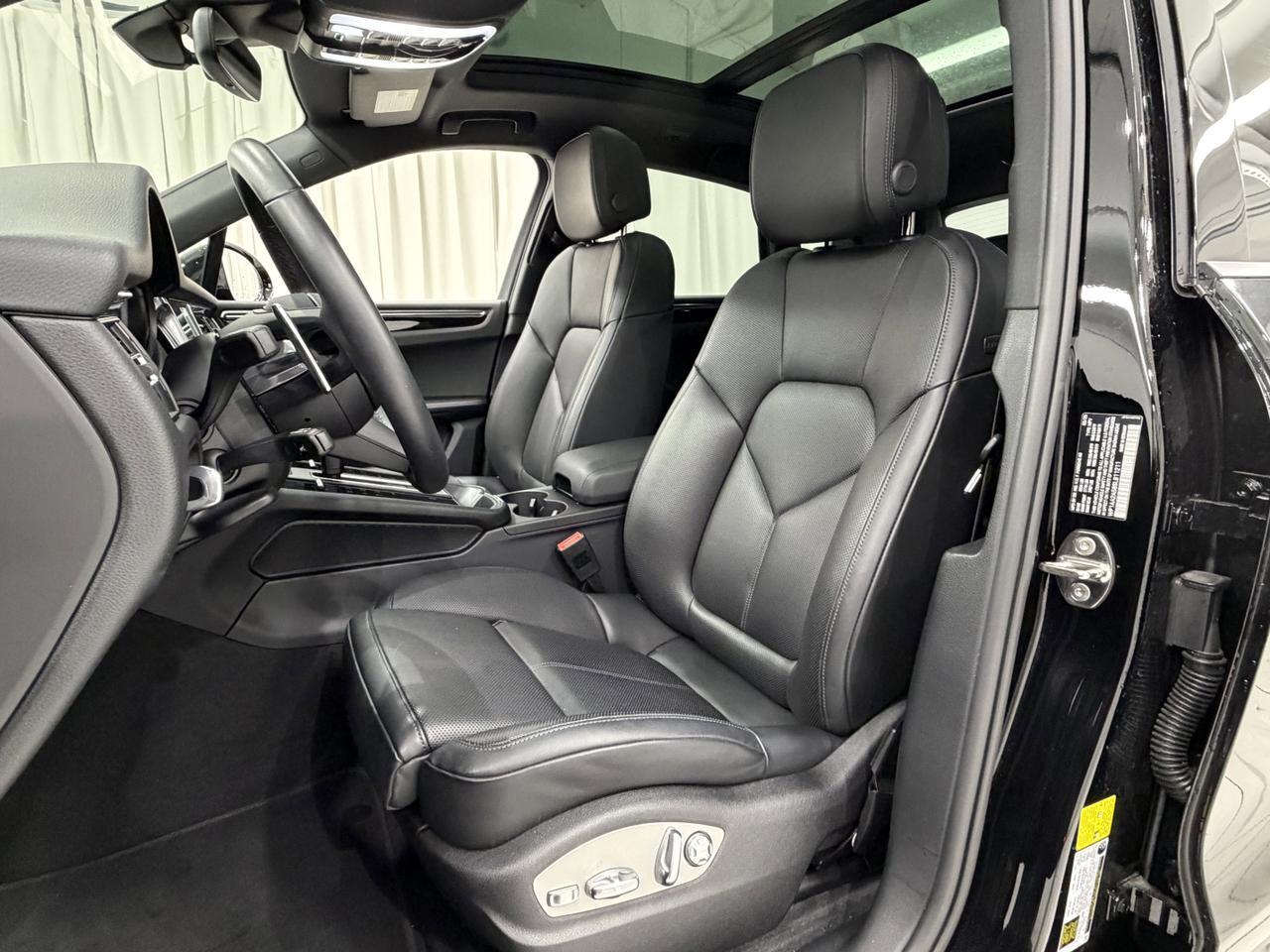 2025 Porsche Macan Newark DE