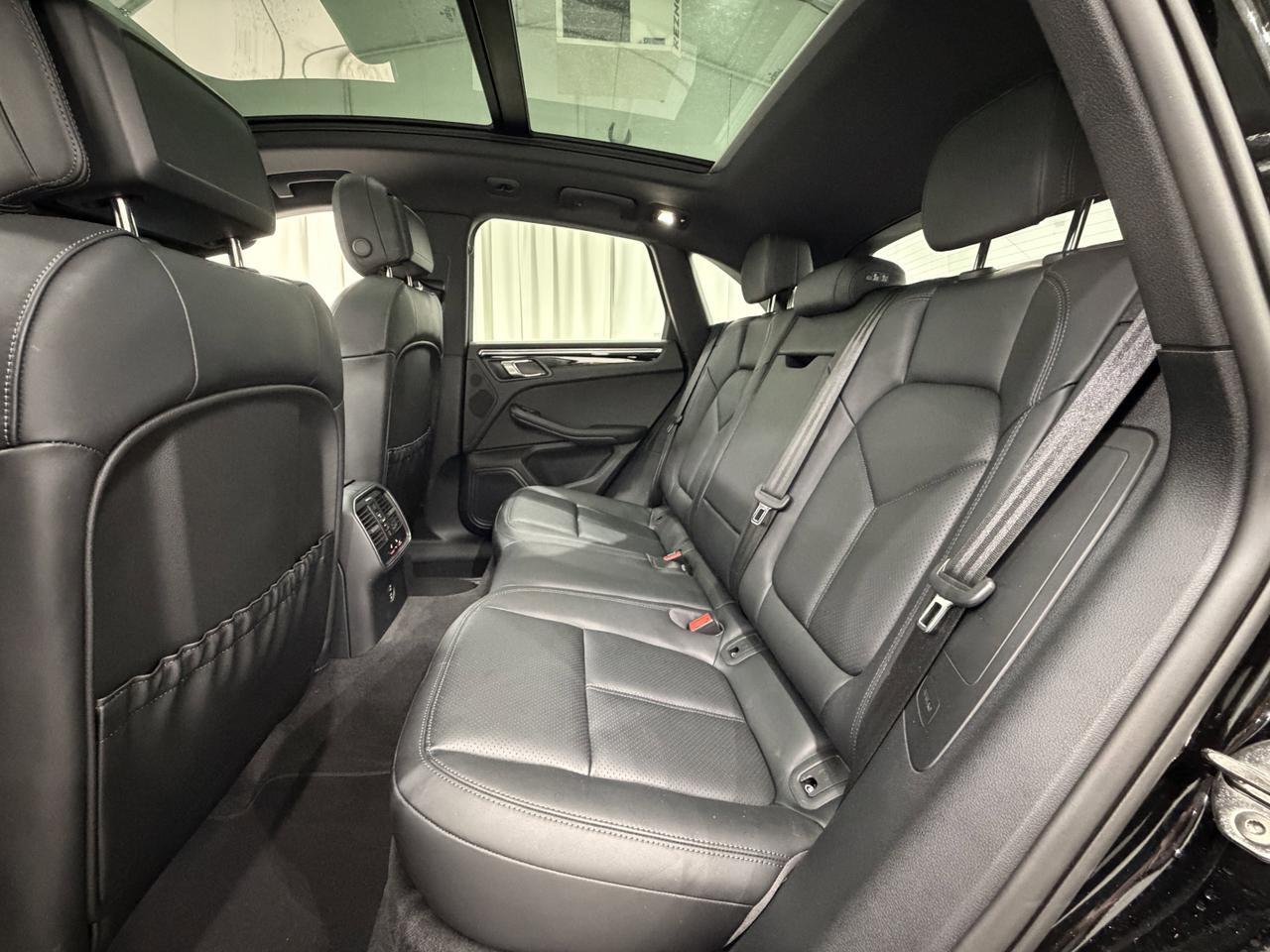 2025 Porsche Macan Newark DE