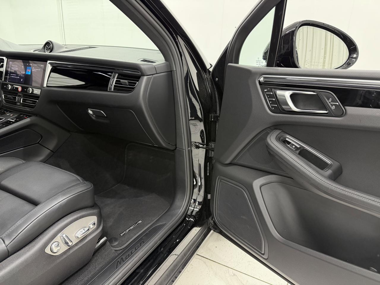 2025 Porsche Macan Newark DE