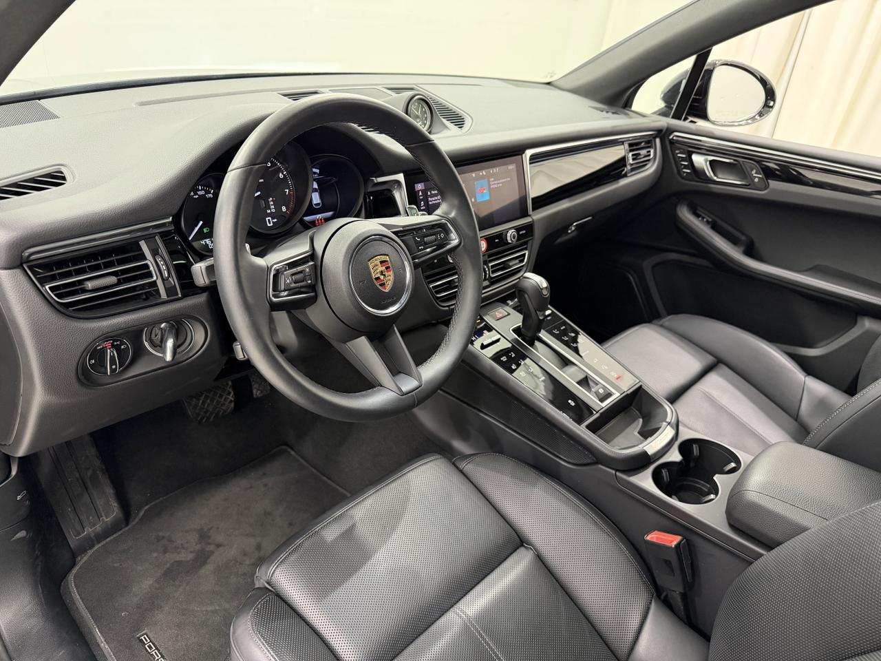 2025 Porsche Macan Newark DE