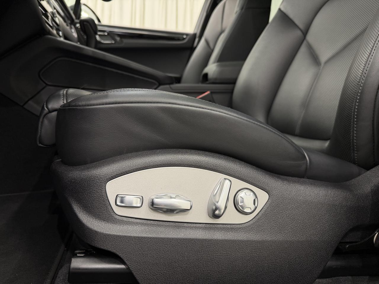 2025 Porsche Macan Newark DE