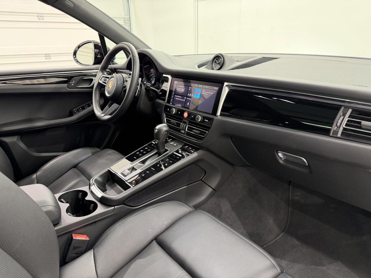 2025 Porsche Macan Newark DE