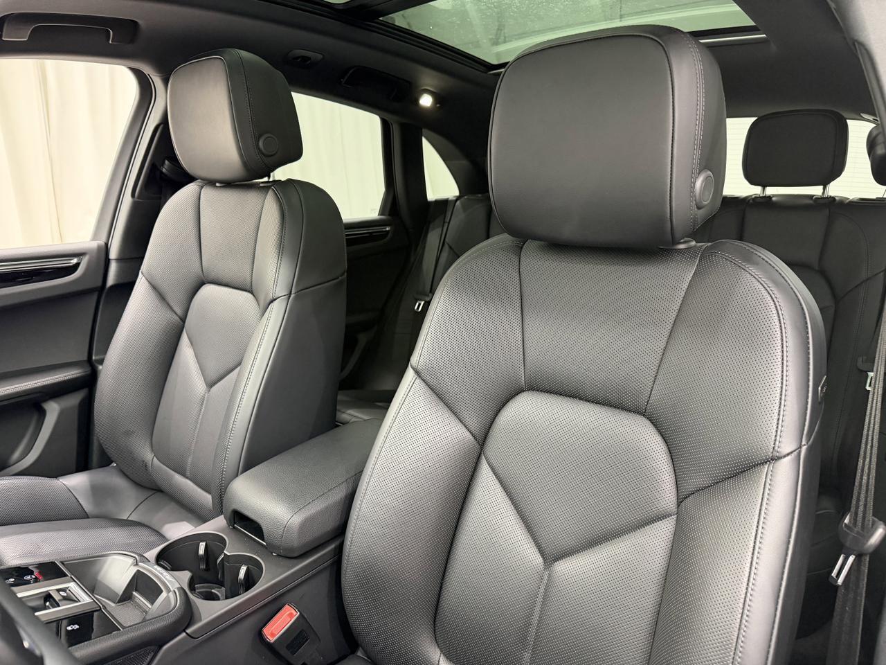 2025 Porsche Macan Newark DE