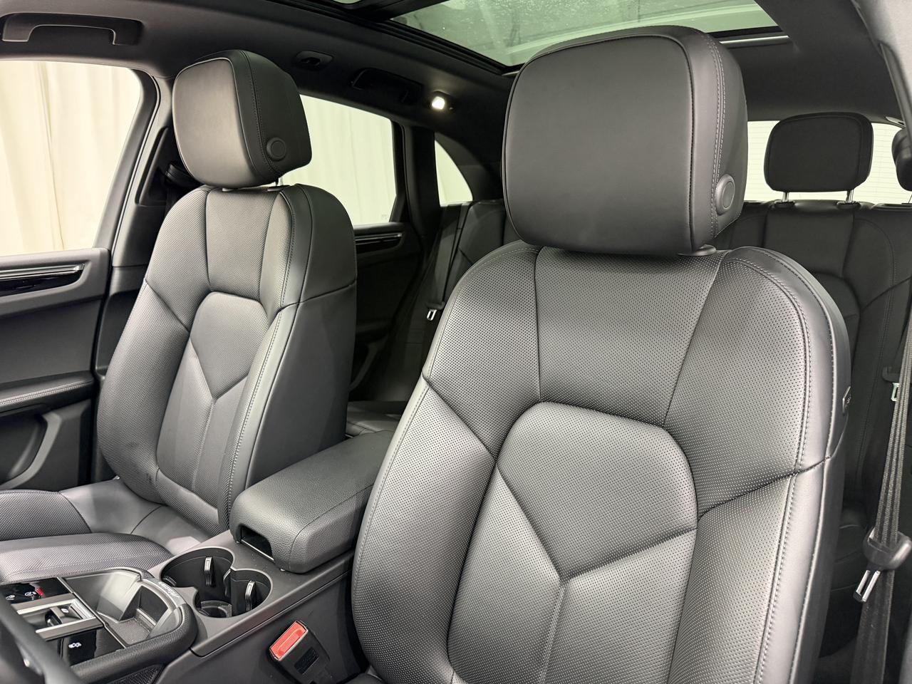 2025 Porsche Macan Newark DE