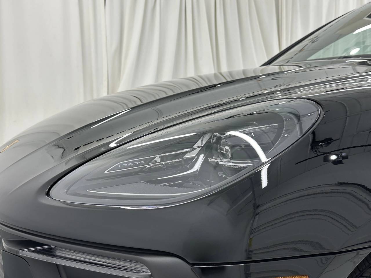 2025 Porsche Macan Newark DE