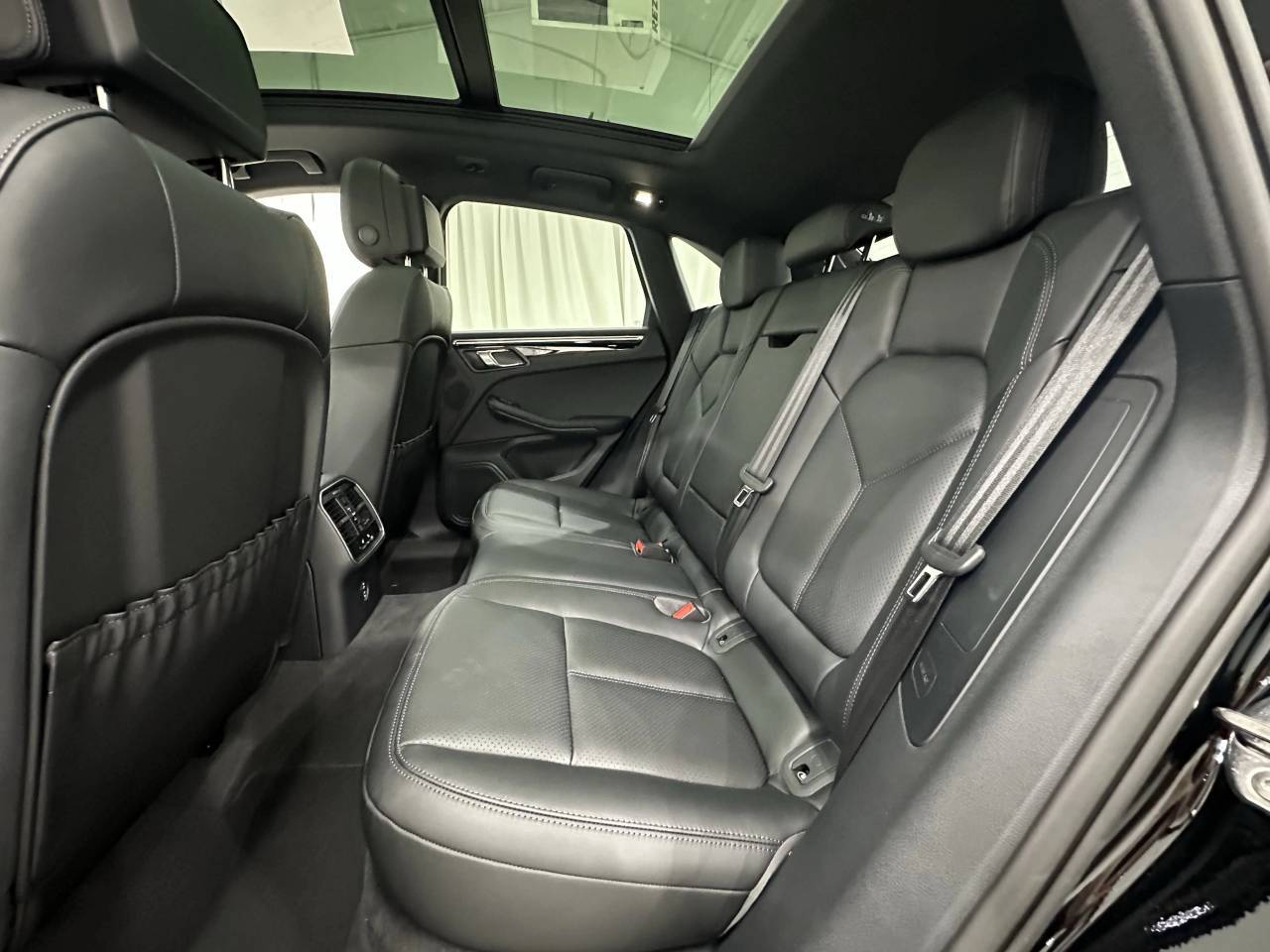 2025 Porsche Macan Newark DE