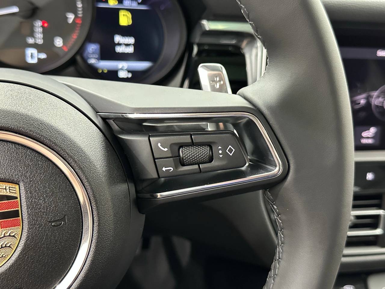 2025 Porsche Macan Newark DE
