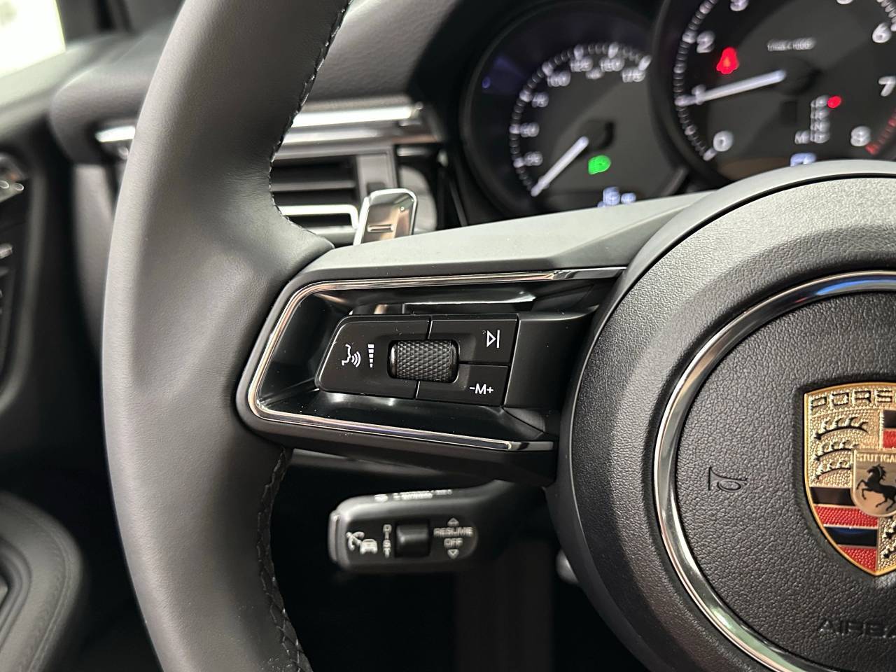 2025 Porsche Macan Newark DE