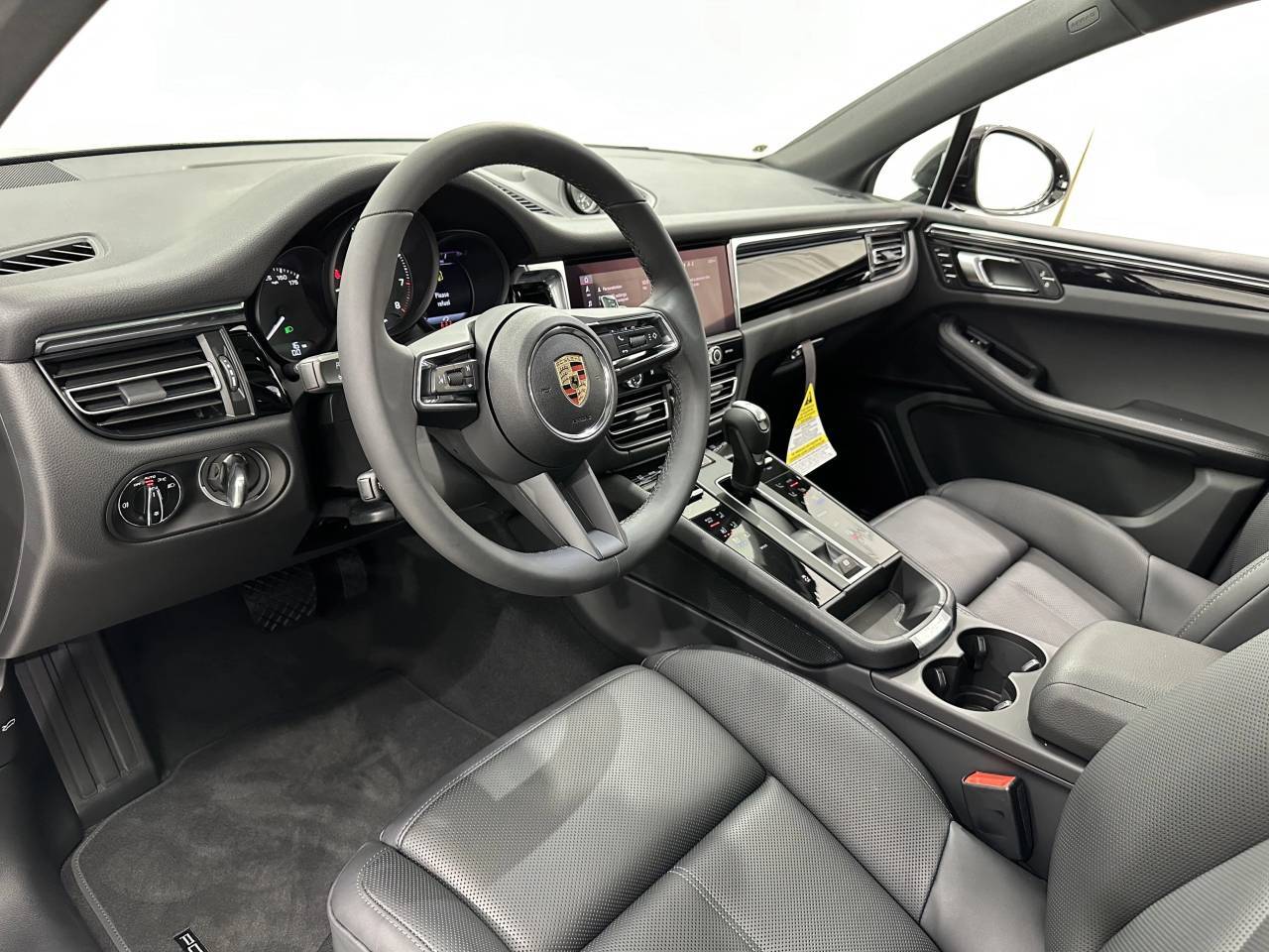 2025 Porsche Macan Newark DE