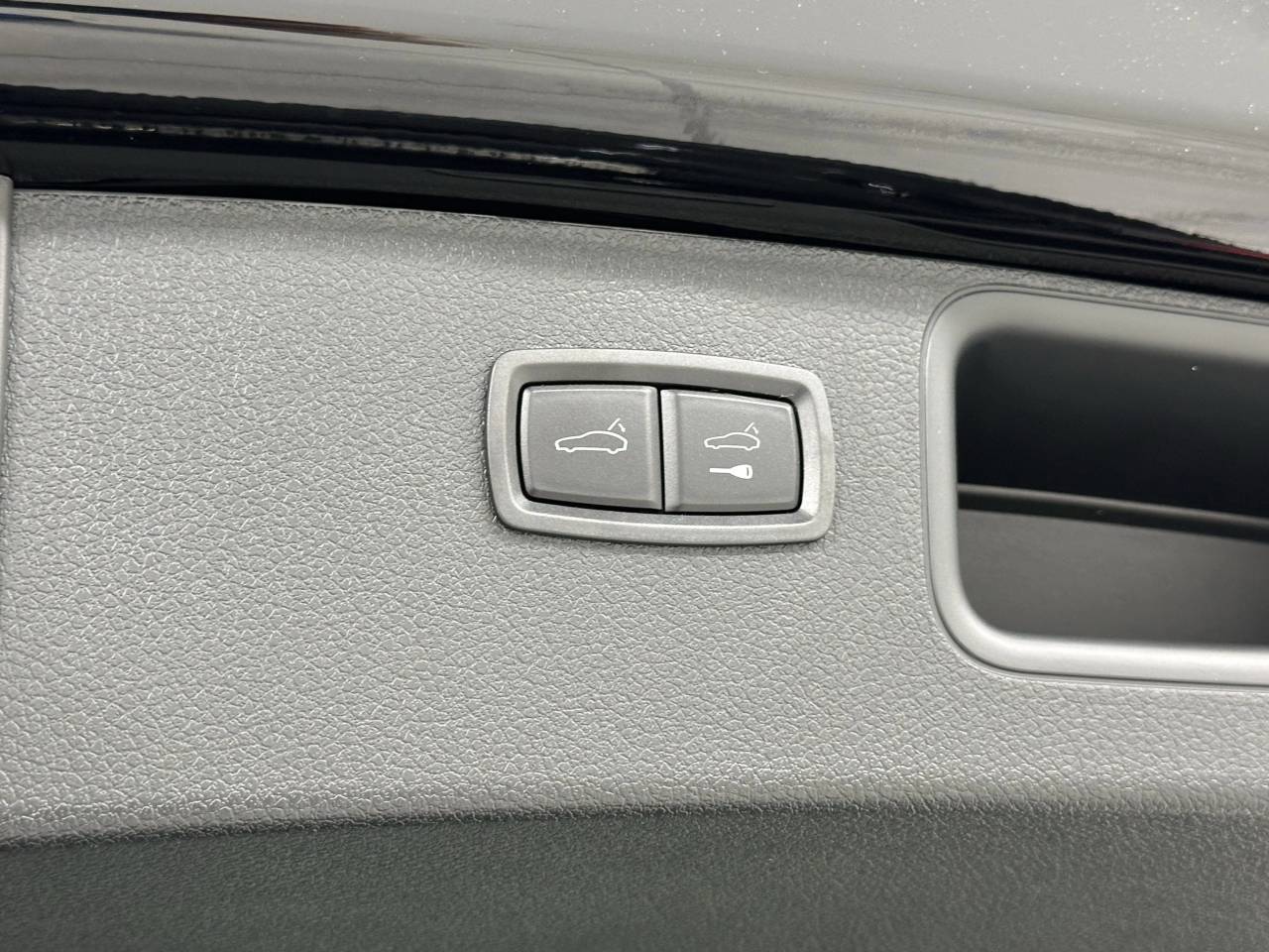 2025 Porsche Macan Newark DE