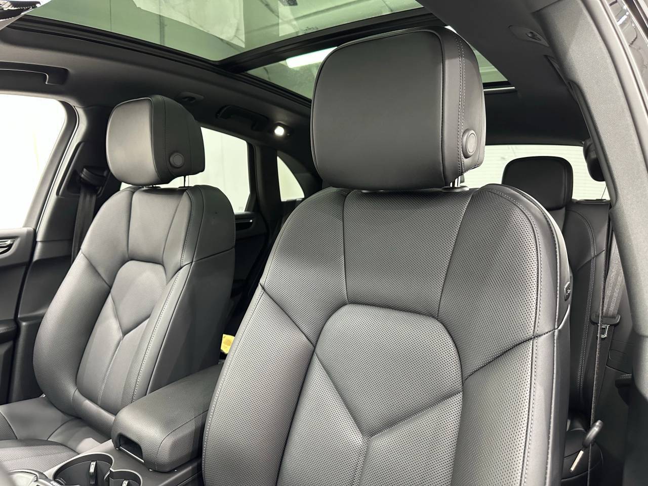 2025 Porsche Macan Newark DE