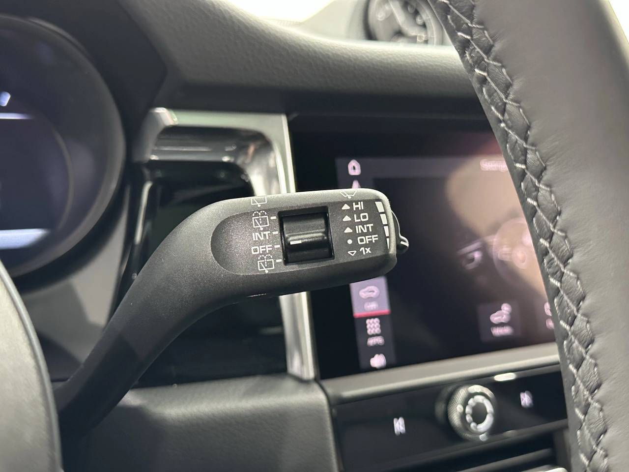 2025 Porsche Macan Newark DE