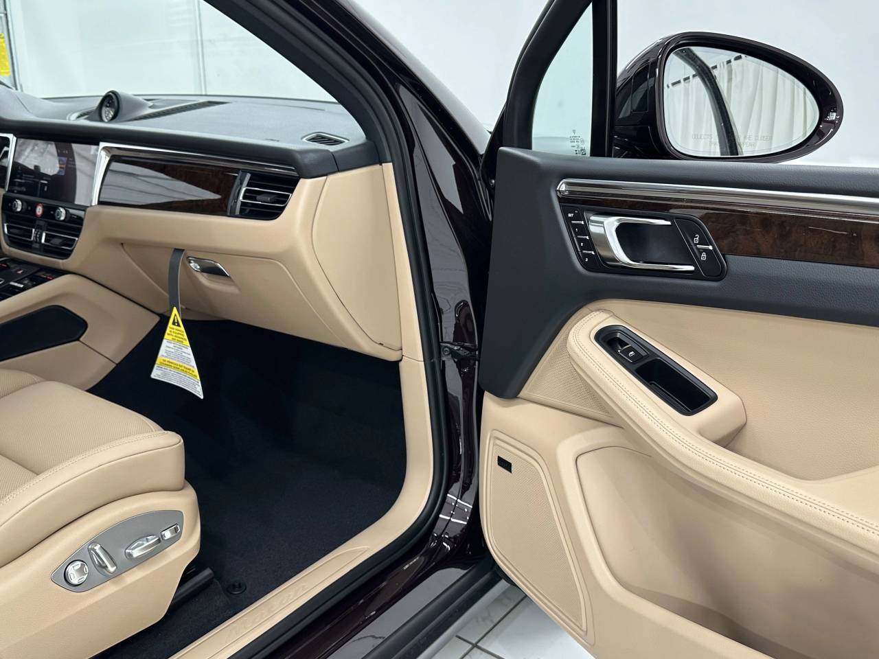 2025 Porsche Macan Newark DE